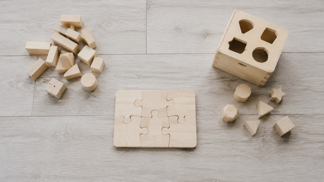 Kindergeburtstag: Holzspielzeug und Bausteine für Dreijährige