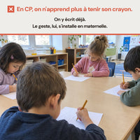 Kinder beim Schreibenlernen im Kindergarten