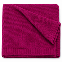Strickdecke in Fuchsia, gefaltet, Produktansicht [swatch:Fuchsia]