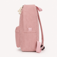 Seitenansicht des Kordsamt Rucksacks in Rosa mit Seitentasche