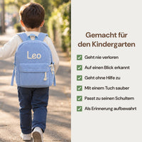 Vorteile des personalisierten Kordsamt-Rucksacks, Junge mit Rucksack mit dem Namen Leo