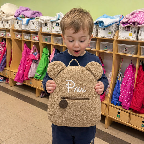 Kinderrucksack in Khaki mit Namen Paul, Kita Garderobe